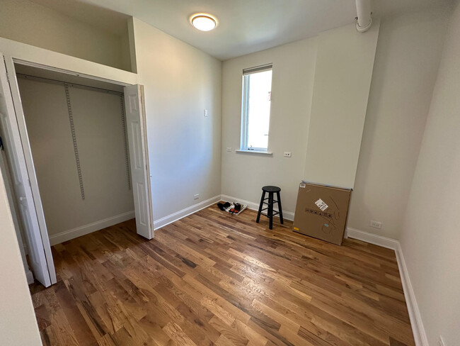 1345 N Wells St, Unit 201