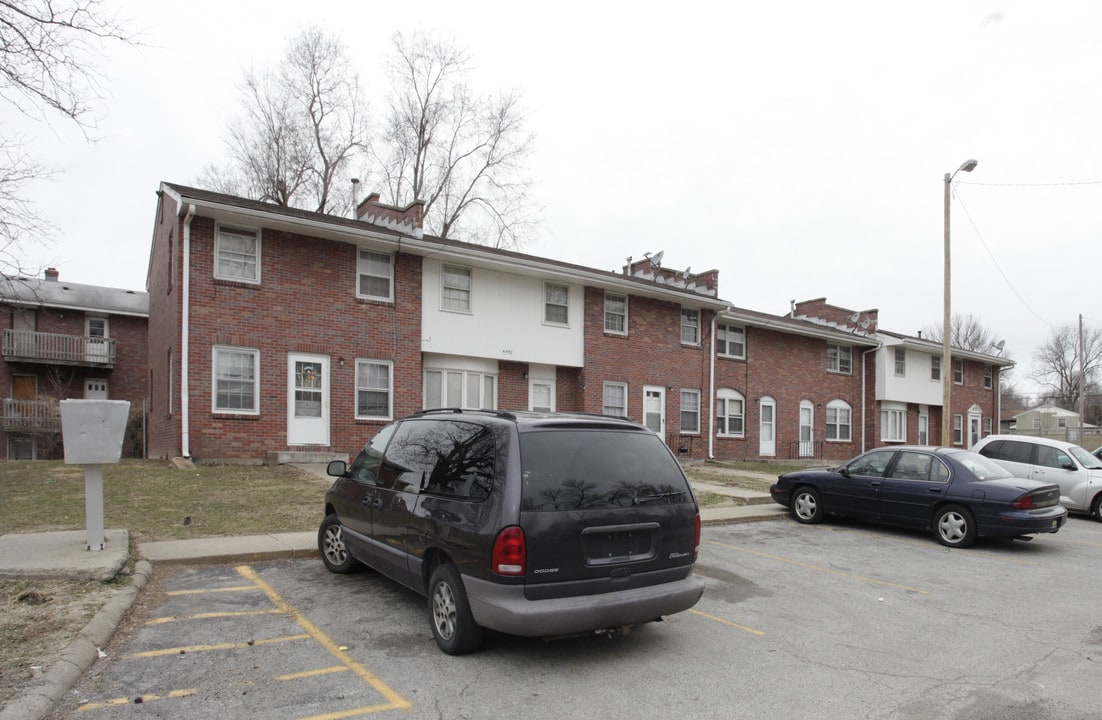 Brickstone Townhomes in Omaha, NE - Foto de edificio