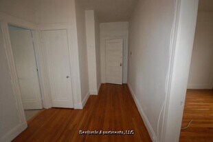 1334 Commonwealth Ave, Unit 10 in Boston, MA - Building Photo