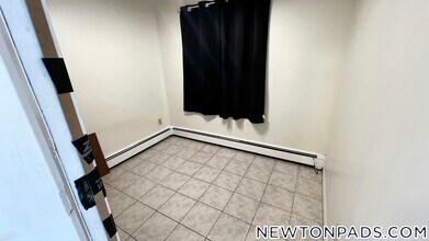 175 Adams St in Newton, MA - Foto de edificio - Building Photo