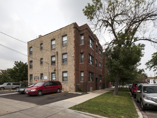 5001 W Irving Park Rd in Chicago, IL - Building Photo - Building Photo