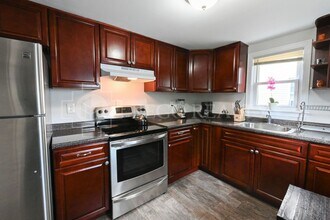 24 Roger St in Hartford, CT - Building Photo - Building Photo