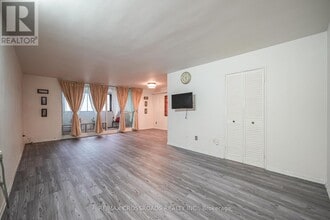 5 Massey Square in Toronto, ON - Building Photo - Building Photo