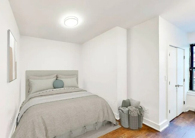 44th Street, Unit 9 in Queens, NY - Building Photo - Building Photo