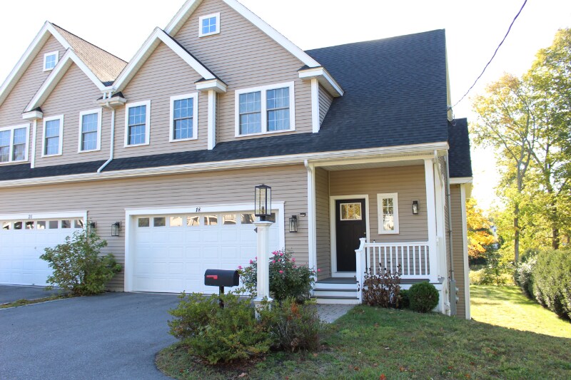 18 Whitney St in Northborough, MA - Building Photo