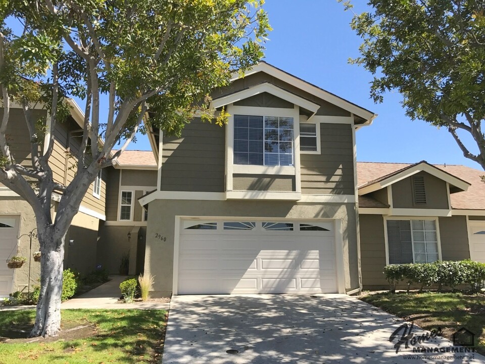 2960 Cape Cod Cir in Carlsbad, CA - Foto de edificio