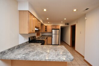 2724 N Magnolia Ave, Unit M03B in Chicago, IL - Building Photo - Building Photo
