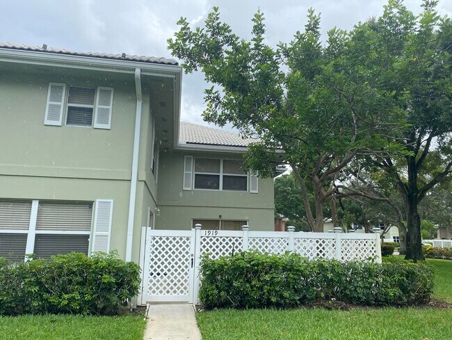 property at 1919 Stratford Way