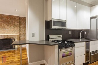 329 E 58th St in New York, NY - Building Photo - Building Photo