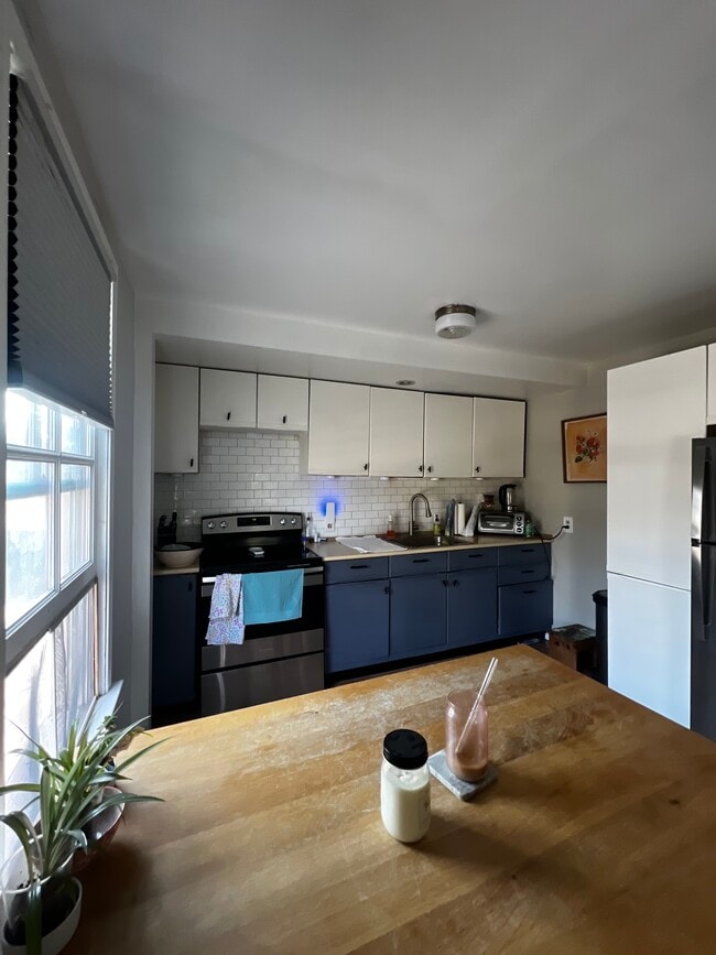 9 Kings Hwy E in Haddonfield, NJ - Building Photo - Building Photo