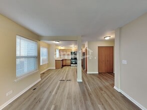 2387 N Lancaster Ln in Round Lake Beach, IL - Building Photo - Building Photo