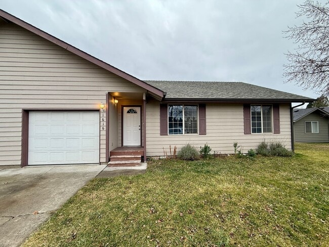 property at 1616 SW Metolius Ave