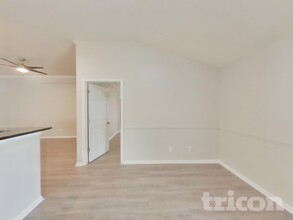 1695 Northglen Cir in Middleburg, FL - Foto de edificio - Building Photo