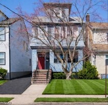 569 Chestnut St in Orange, NJ - Building Photo