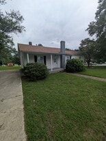 1806 17th St NE in Hickory, NC - Building Photo