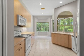 677 SW Andros Cir in Port St. Lucie, FL - Building Photo - Building Photo