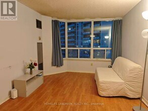 25 Maitland St in Toronto, ON - Building Photo - Building Photo
