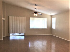 7004 S 34th Ln in Phoenix, AZ - Building Photo - Building Photo