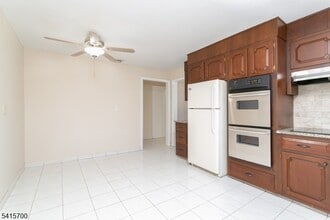 27 Ashwood Ave in Summit, NJ - Building Photo - Building Photo