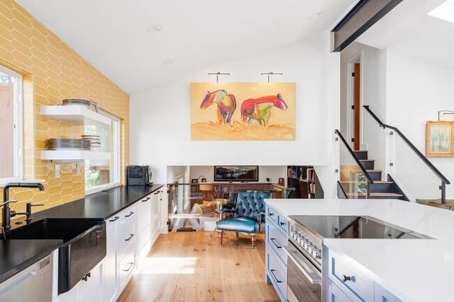 property at 2203 Holyoke Dr