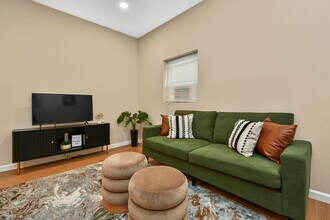 1220 E Pacific St in Springfield, MO - Building Photo - Building Photo