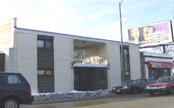 6941 Roosevelt Rd in Berwyn, IL - Building Photo