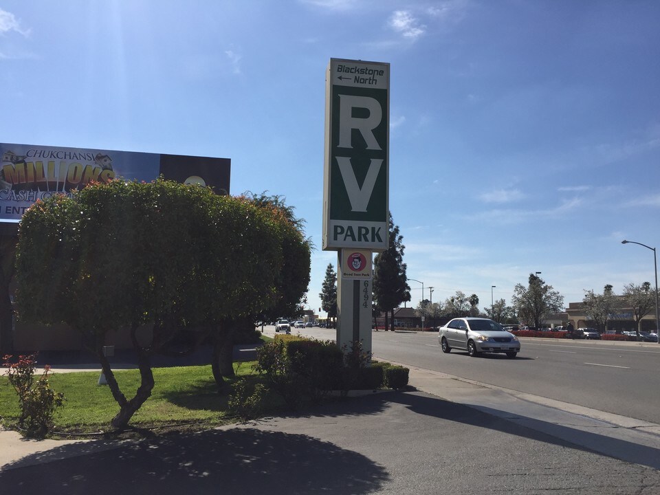 Blackstone North RV Park in Fresno, CA - Building Photo