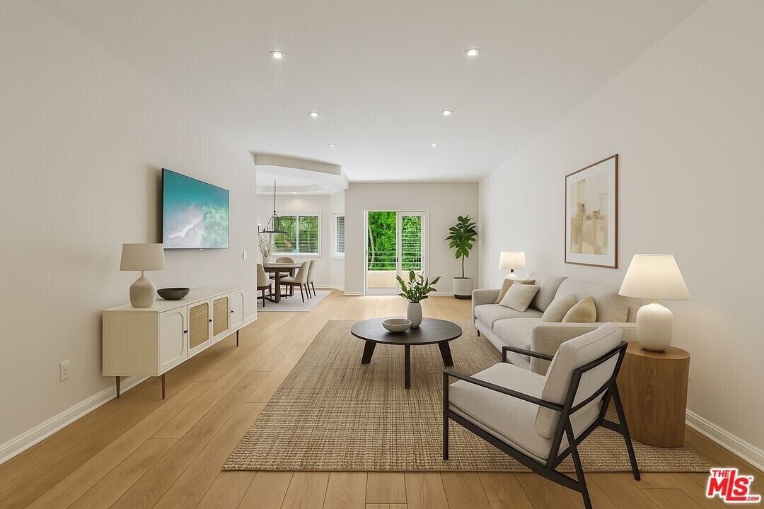 14290 Dickens St in Los Angeles, CA - Building Photo