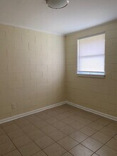 202 Scientific St in Jamestown, NC - Building Photo - Building Photo