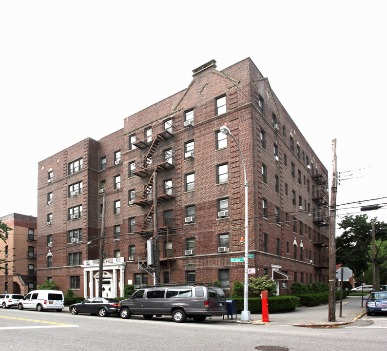 100 Marine Ave in Brooklyn, NY - Foto de edificio