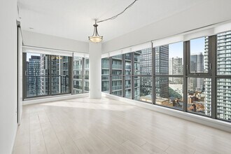 159-2159 Dundas St E in Toronto, ON - Building Photo - Building Photo