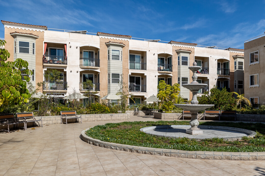 Chadron Terrace Garden in Hawthorne, CA - Building Photo