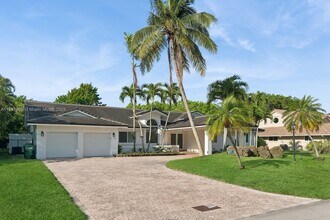 7720 SW 177th St in Palmetto Bay, FL - Building Photo - Building Photo