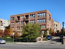 560 N 2nd St Apartments