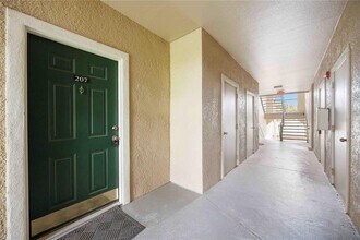 5122 Northridge Rd in Sarasota, FL - Building Photo - Building Photo