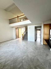 1736 Bluebird Ln in Carlsbad, CA - Foto de edificio - Building Photo