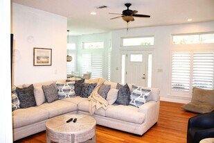 82 Mark St in Destin, FL - Building Photo