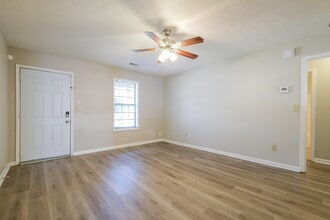 318 Freeport Dr in Lawrenceville, GA - Building Photo - Building Photo