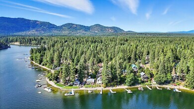 23732 N Lakeview Blvd in Rathdrum, ID - Foto de edificio - Building Photo