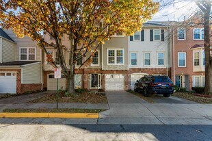 4035 Cressida Pl in Woodbridge, VA - Building Photo