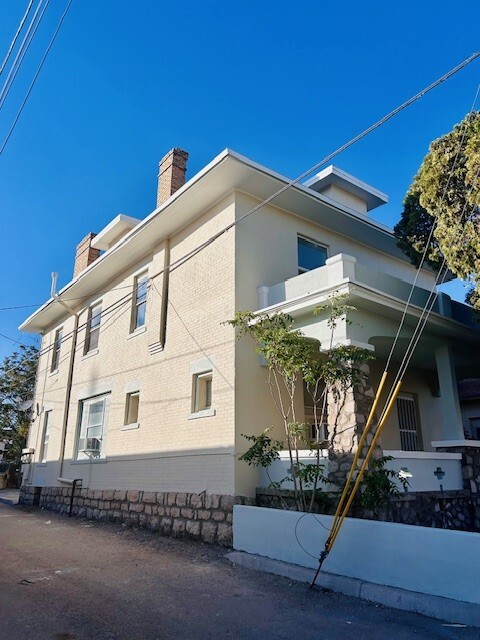 709 E Yandell Dr, Unit 709-B E. Yandell