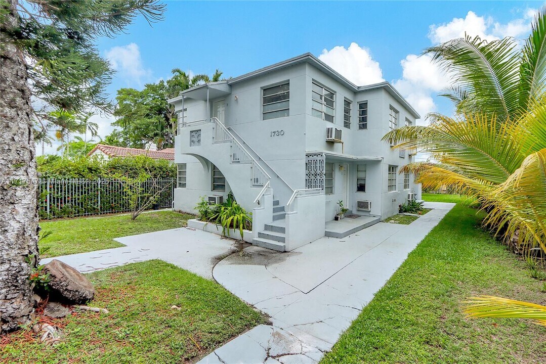 1730 Marseille Dr in Miami Beach, FL - Foto de edificio