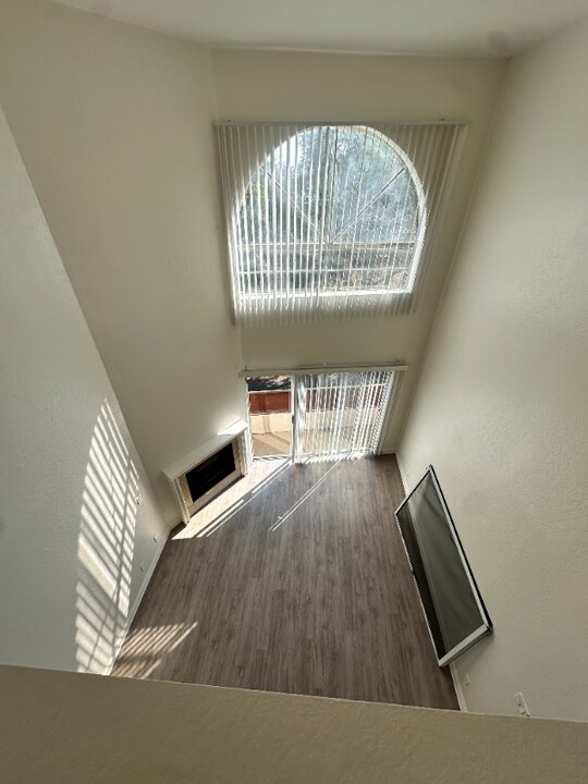 15009 Moorpark St in Los Angeles, CA - Foto de edificio