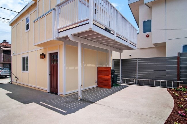 property at 1621 Monroe Ave