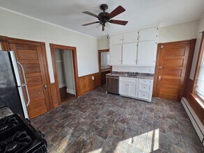 110 Church St, Unit 1 in Bristol, RI - Building Photo - Building Photo