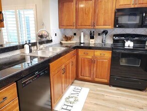 190 Desert Falls Cir in Palm Desert, CA - Building Photo - Building Photo