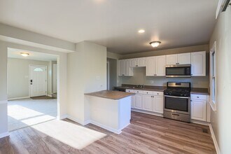 8507 Gradien Dr in Baltimore, MD - Building Photo - Building Photo