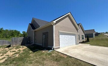 1027 Echo Rdg Rd in Columbia, TN - Building Photo - Building Photo