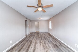 521 Spring Dr in Pasadena, TX - Building Photo - Building Photo