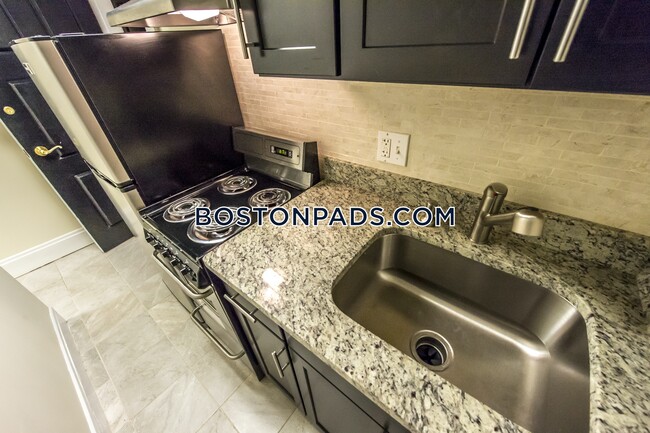 62 Boylston St in Boston, MA - Building Photo - Building Photo